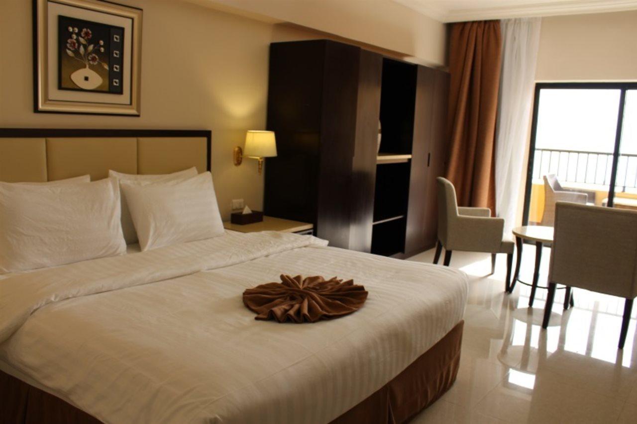 Grand East Hotel - Resort & Spa Dead Sea Sweimeh Экстерьер фото